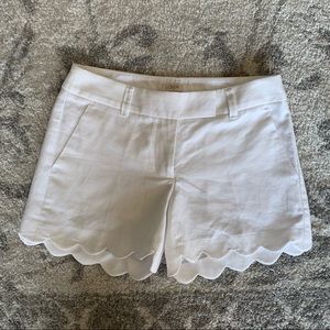 White Jcrew linen scalloped shorts